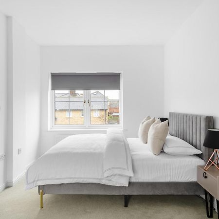 Luxurious 3 Bed House With Free Parking, Close To The Train Station & Town Braintree Exterior foto